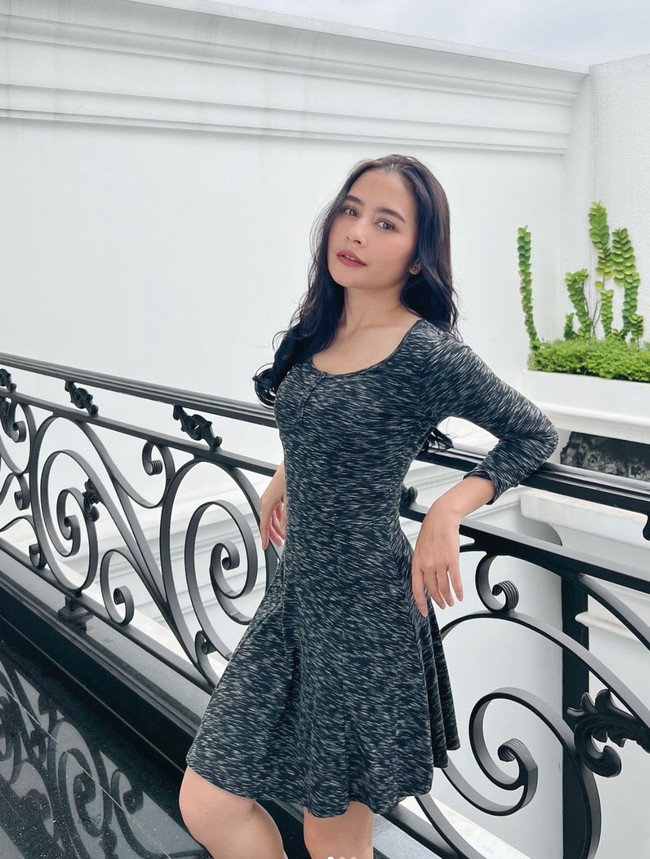 Prilly Latuconsina kembali jadi sorotan melalui penampilannya. Tampil beda, Prilly kini terlihat semakin cantik dan langsing. Foto: Instagram/@prillylatuconsina