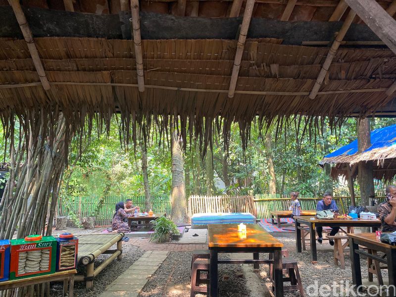 RM Bale Betawi di Grahaya Raya Bintaro, Tangerang Selatan