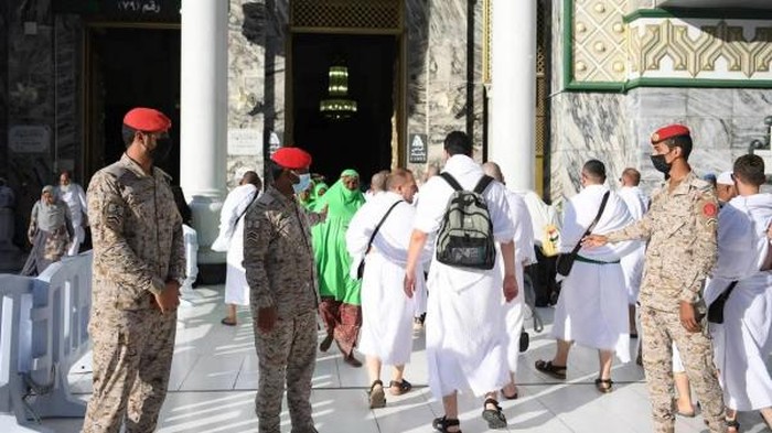 Saudi peringatkan 20.000 pemegang visa nonhaji yang masih di Kerajaan.