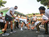 Serunya Dua Pemain NBA Latih Siswa SD di Jakarta Main Basket