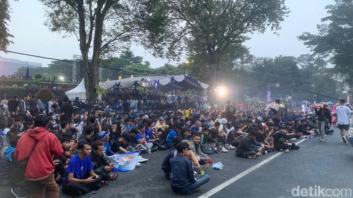 Suasana nobar Persib di Gedung Sate
