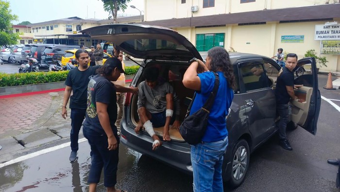 Tersangka begal saat tiba di Polrestabes Medan (Dok. Humas Polrestabes Medan)