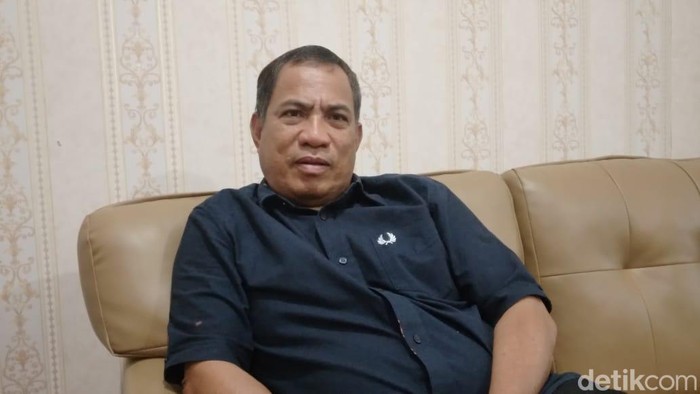Wakil Ketua I DPRD Kota Gorontalo Rivai Bukusu.