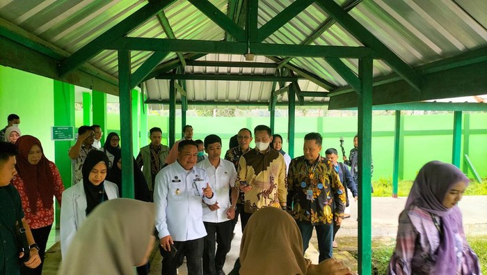 Wamenkes Dante Saksono Harbuwono meninjau beberapa rumah sakit yang ada di Lubuklinggau. Wamenkes Dante Saksono Harbuwono meninjau beberapa rumah sakit yang ada di Lubuklinggau.