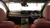 Di bagian interior, sentuhan premium terasa berkat penggunaan Ventilated Seat dan Heated Seat di baris depan serta kedua yang membuat suhu kursi bisa diatur agar terasa lebih sejuk atau hangat. Palisade XRT juga dilengkapi Dual Sunroof yang menambah kesan mewah saat pengguna berada di dalam kendaraan. Foto: Doc. Hyundai Motors Indonesia.