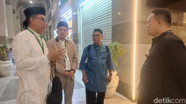 Pemburu Raudhah via aplikasi Nusuk dan Tawakalna, Sabtu (1/6/2024) dini hari.