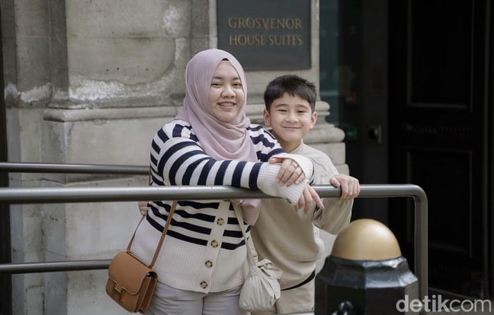 Keseruan Mba Lala, Pengasuh Rafathar Saat Makan Bareng Raffi dan Nagita