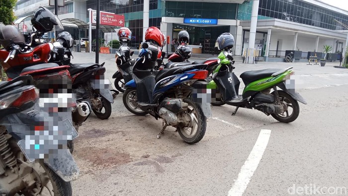 Lokasi tukang parkir diduga saling tusuk di Palembang.