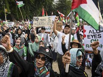 Massa Kembali Gelar Aksi Bela Palestina All Eyes On Rafah di Kedubes AS