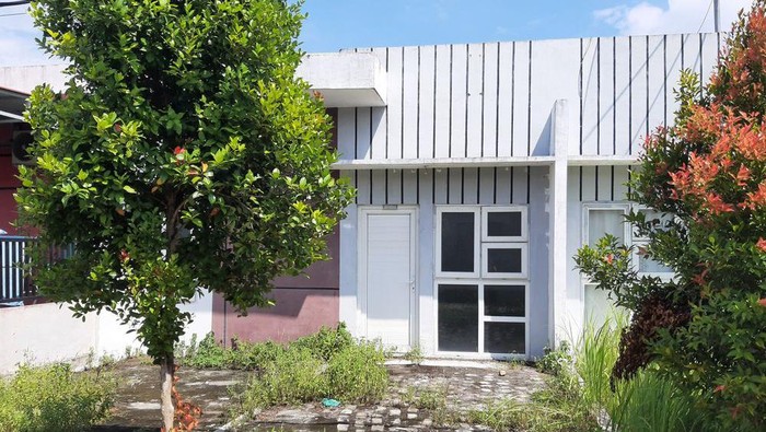 Tampilan depan rumah di Mega Asahan Indah.