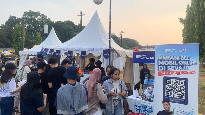 Pengunjung Serbu Booth SEVA di FIFGROUP 35th Localicios PT Astra Auto Digital melalui SEVA ikut mendukung kegiatan acara FIFGROUP 35th Localicious. Acara ini berlangsung di Plaza Parkir Timur Senayan, GBK.