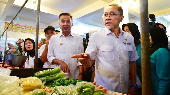 Penjabat Gubernur Jawa Barat Bey Machmudin