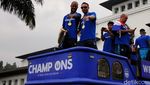 Foto Kemeriahan Penyambutan Persib di Gedung Sate Bandung