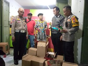 Seratusan Botol Miras Dijual di Warung Berkedok Jual Jamu di Tangsel
