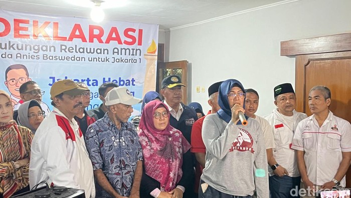 Sejumlah simpul relawan Anies Baswedan menggelar deklarasi dukungan dalam Pemilihan Gubernur (Pilgub) DKI Jakarta 2024. (Kurniawan/detikcom).