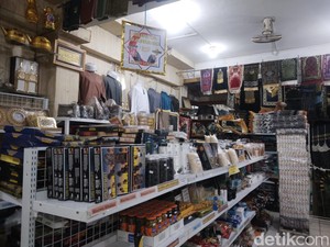 20 Rekomendasi Oleh-oleh Haji Cocok untuk Keluarga dan Sanak Saudara