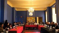 Selain KJRI Cape Town, FGD diikuti oleh Delegasi Badan Pengkajian MPR RI yang tengah berkunjung ke Cape Town untuk pertemuan dengan mitra Cape Town Afsel dan peninjauan pelaksanaan pemilu pada 29 Maret 2024.