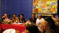 Mengawali FGD, Konsul Jenderal RI Cape Town Tudiono menyoroti kedekatan sejarah dan budaya Indonesia dan Afrika Selatan. Di tahun 1694, pejuang dan ulama besar nusantara asal Gowa, Syekh Yusuf Al Makassari diasingkan ke Cape Town dan memperkenalkan agama Islam di Afrika Selatan. Atas jasanya, beliau dianugrahi the Order of the Companions of OR Tambo in Gold oleh Presiden Afrika Selatan Oliver Reginald Thambo  pada 2005.