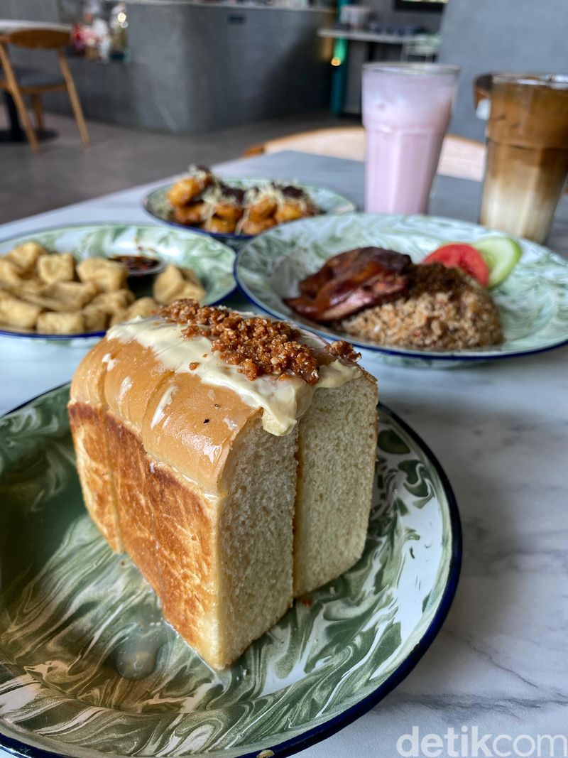 27Maret Coffee & Eatery, kafe yang punya taman cantik