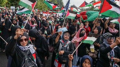 Aksi Bela Palestina di Batang dan Surabaya