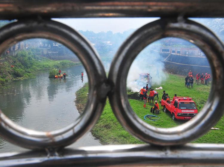 Aksi Bersih-bersih Sungai di Kudus Demi Melindungi Ekosistem