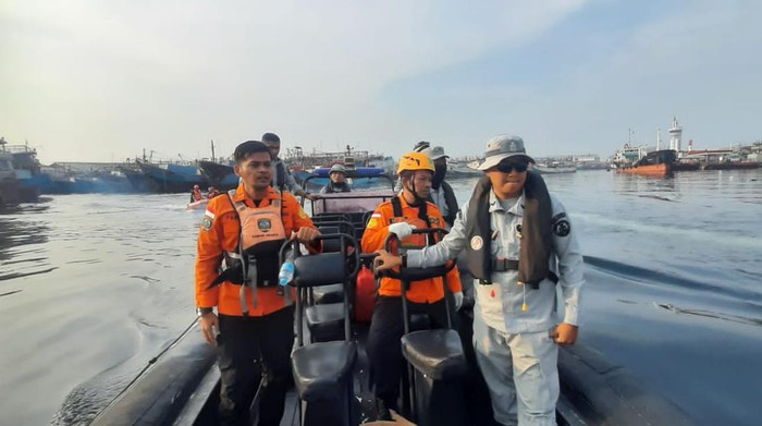Bakamla RI Bersama Tim SAR Gabungan Temukan Korban Tenggelam di Jakut