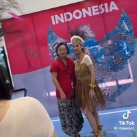 Di acara International Day Celebration, BCL mewakili negara Indonesia. Ia dan timnya memilih mengangkat budaya adat Papua. Foto: Instagram/@itsmebcl