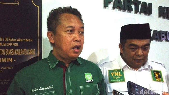 Dadan Hidayatulloh dan Yudi Nugraha Lasminingrat.