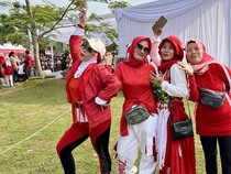 Keseruan Ibu-ibu Bandung Ikut Zumba dan Tarik Tambang di Daihatsu Kumpul Sahabat