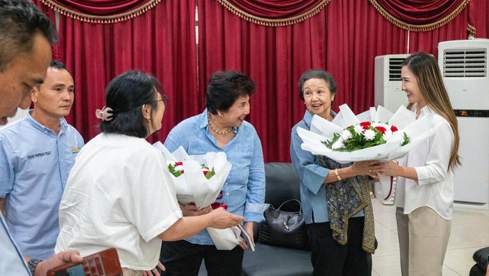 Doa dan Syukur Kemenangan Prabowo-Gibran di Pilpres 2024 Keluarga Besar Sigar Djojohadikusumo menggelar syukuran atas terpilihnya Prabowo Subianto sebagai Presiden RI di Langowan, Minahasa, Sulawesi Utara.