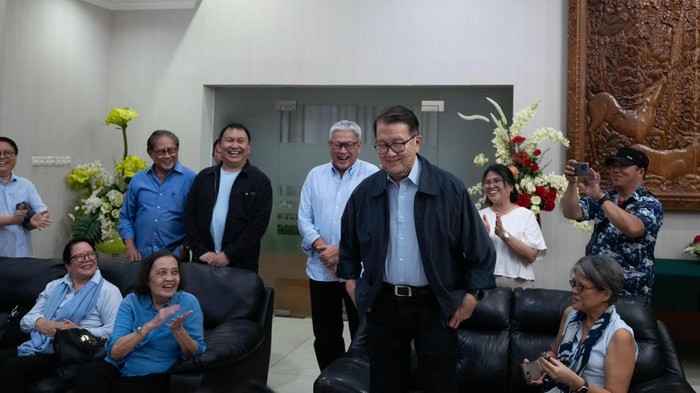 Keluarga Besar Sigar Djojohadikusumo menggelar syukuran atas terpilihnya Prabowo Subianto sebagai Presiden RI di Langowan, Minahasa, Sulawesi Utara.