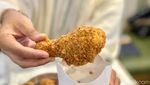 Begini Sensasi Makan Es Krim Ayam Goreng yang Manis Legit