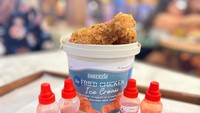Dessert yang viral kali ini datang dari kreasi es krim. Berupa olahan es krim yang punya bentuk mirip seperti ayam goreng tepung! Menarik ya?  Foto: Detikcom / Atiqa Rana