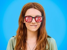 Review Geek Girl: Cewek Kuper Jadi Model