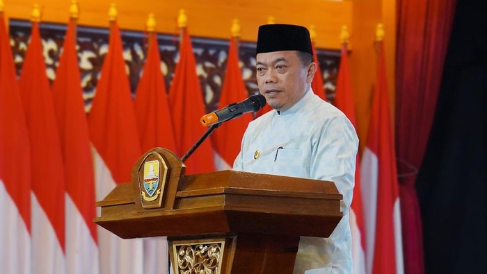 Gubernur Jambi Al Haris menyampaikan rasa duka mendalam atas meninggalnya ayahanda dari Bupati Tanjung Jabung Timur (Tanjabtim) Romi Hariyanto, Hasan Ismail. Al Haris juga mengenang sosok almarhum selama hidup.