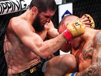 Islam Makhachev Vs Dustin Poirier: Hujan Darah Ditutup Kuncian Indah