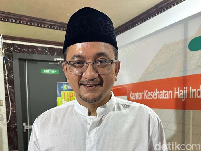 Konjen RI Jeddah Yusron B Ambary saat memberikan keterangan kepada tim Media Center Haji 2024, Sabtu (1/6/2024).