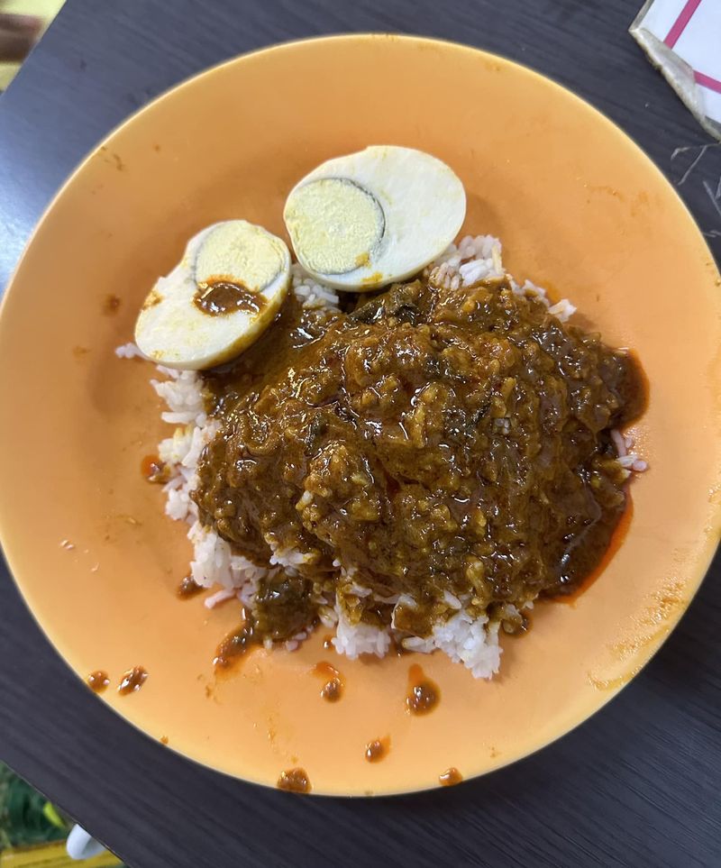 Makanannya Dicuri, Kakek Ini Hanya Makan Nasi dan Telur Saja