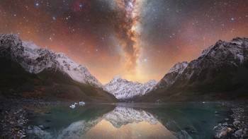 Lightning Lake hasil jepretan Tom Rae. Foto ini diambil di Taman Nasional Gunung Cook di Selandia Baru. Foto: Tom Rae/Milky Way Photographer of the Year