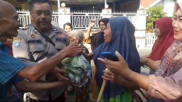 Mobil Patroli Polsek Megaluh jadi gerobak sayur