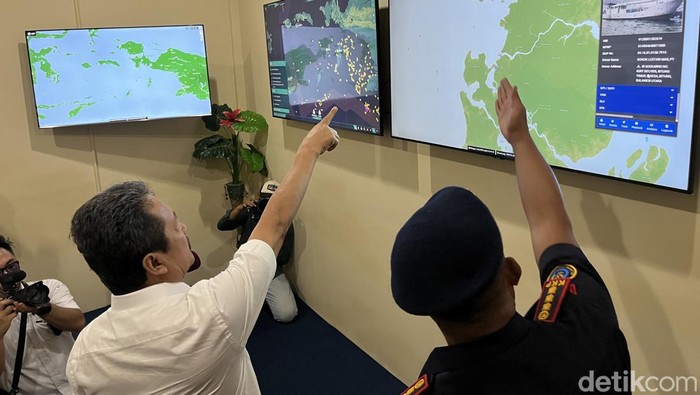Momen Menteri Trenggono Blusukan ke Tual