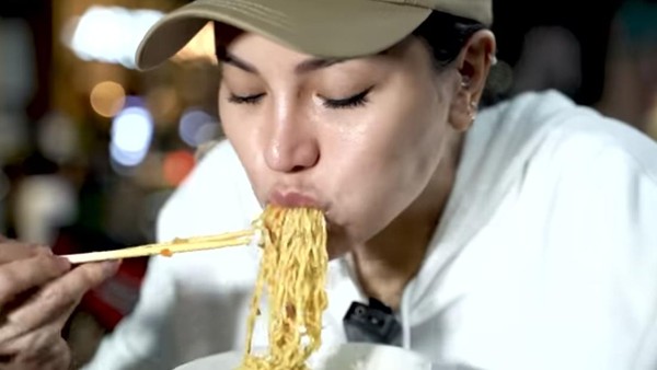 Nikita Mirzani Punya Rekomendasi Tempat Makan Mie Ayam Enak!