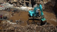 Kementerian PUPR melakukan normalisasi sungai yang terdampak banjir bandang lahar dingin Gunung Marapi.