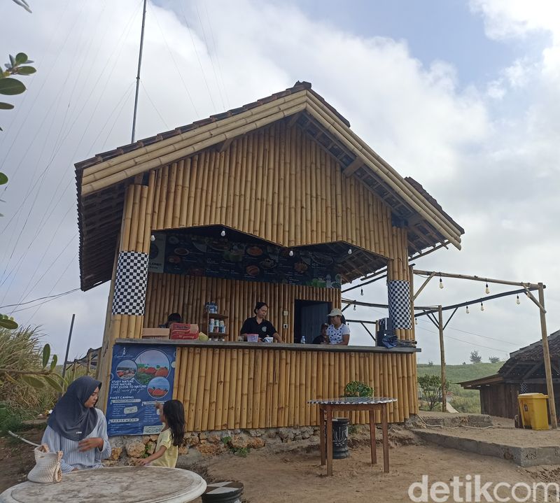 Pantai Pudak Blitar