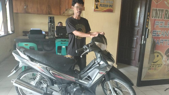 Pelaku pencurian kabel PLN di Siantar usai ditangkap. (Istimewa)