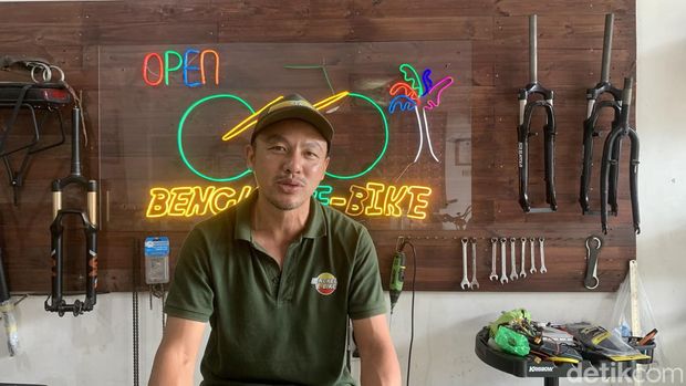 Pemilik bengkel E-Bike, Dharmawan Kusna Handoyo.