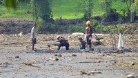 Sementara 10 orang lagi hilang dan masih dilakukan pencarian hingga 8 Juni 2024.