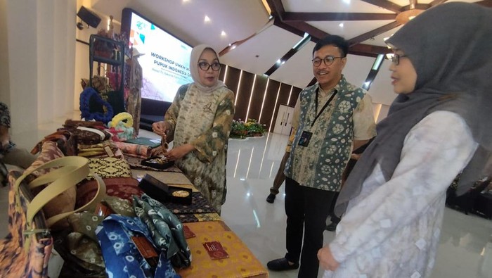 PT Pusri mempersiapkan UMKM Jelang Jakarta Fashion Week.