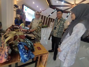 Jelang Jakarta Fashion Week, Pusri Gandeng Desainer Terkemuka
