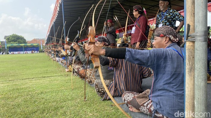 Sayembara Jemparingan Mataraman dalam rangka HUT ke-212 Kadipaten Pakualaman, Minggu (2/6/2024).